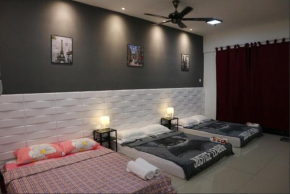 Vince's ICity designer suite central i-city with pool ,wifi free parking